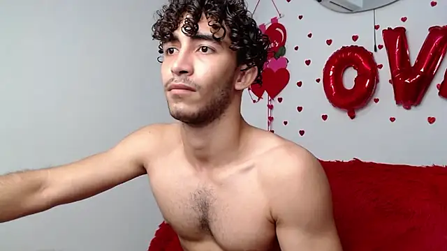 Caius_fox Show in webcam