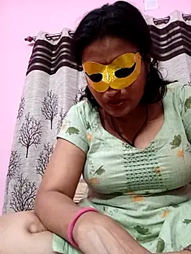 Gullapi Show in webcam