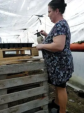 EmmaSquirt 即時 XXX 聊天