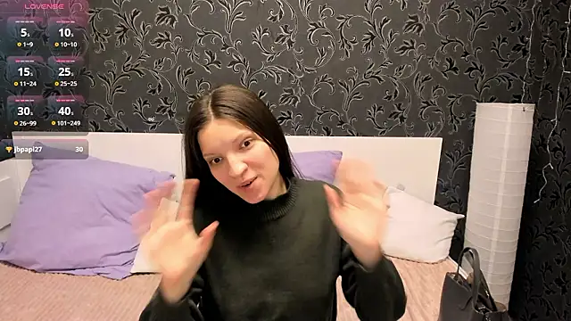 MelaniGrand 即時 XXX 聊天