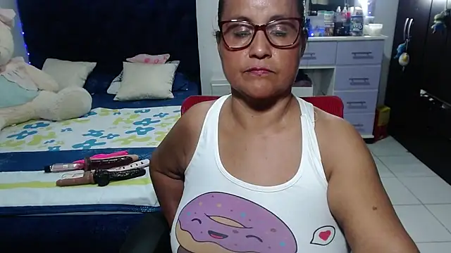 pervert_mommy_ Webcamshow