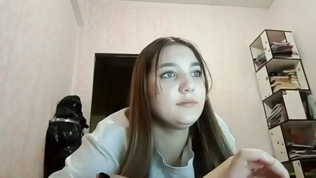 JanineThielman Adlı Modelin Canlı XXX Sohbeti