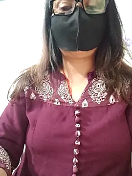 Aishwaryaa_69 现场XXX聊天