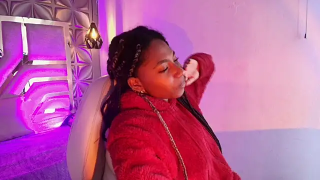 Queen_perla_ élő XXX-chatje