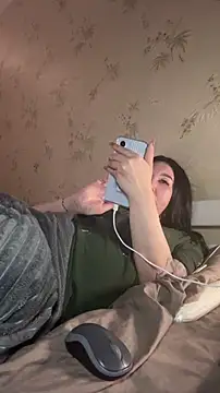 Naughtbaby_2025 élő XXX-chatje