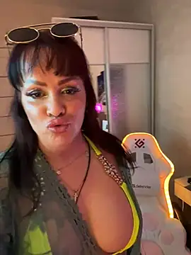 Lolaley2 élő XXX-chatje