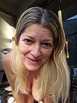 NikkiBlisss Live XXX-chat