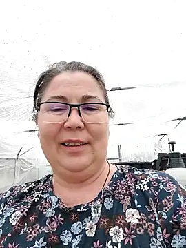 EmmaSquirt Adlı Modelin Canlı XXX Sohbeti