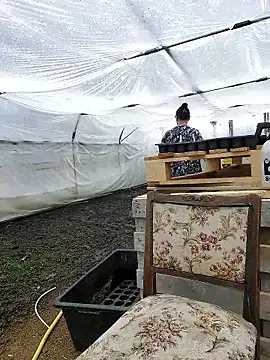 EmmaSquirt's Live XXX Chat