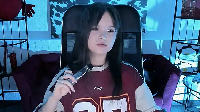 Elainebeness 现场XXX聊天