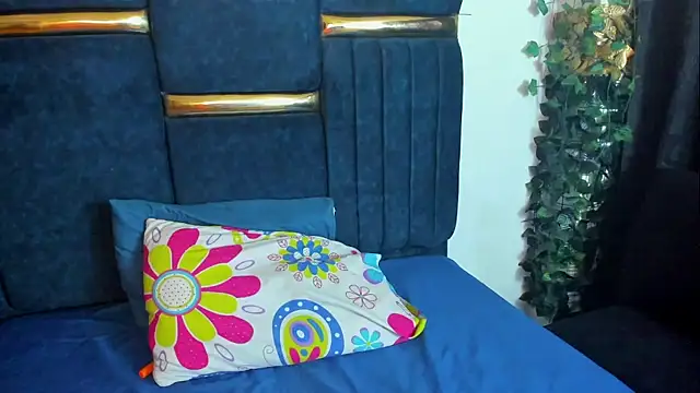 fulfill_fantasies1 élő XXX-chatje