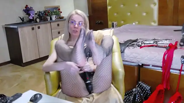 DomCaprisse élő XXX-chatje