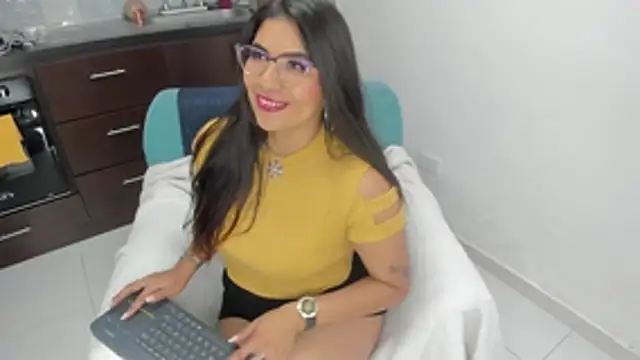 Chat +18 de Luna_Dumont ao vivo