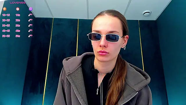 AprilWong Live XXX-chat