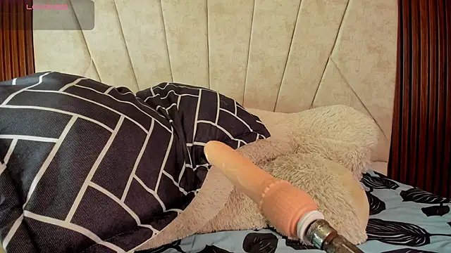 AMARA_BRUNET's Live XXX Chat