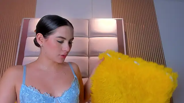 Megaan_Rousee's Live Chat Room