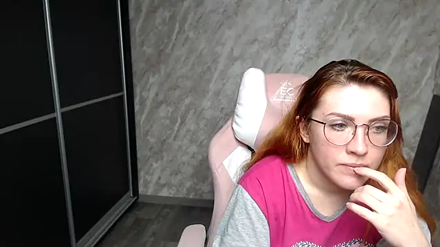 Reginasmilee's Live XXX Chat