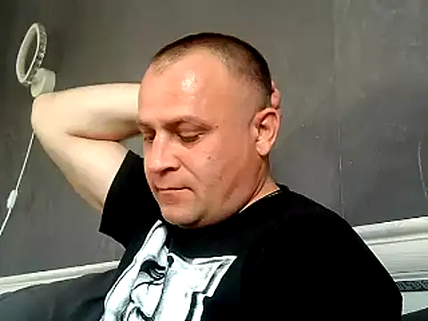 Afonya344: διαδικτυακό σόου στην κάμερα