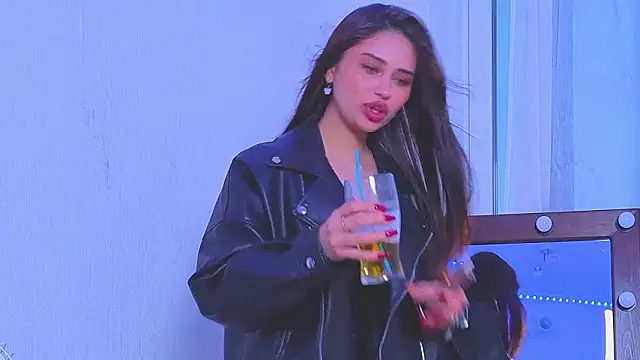 Sofia_Plump 现场XXX聊天