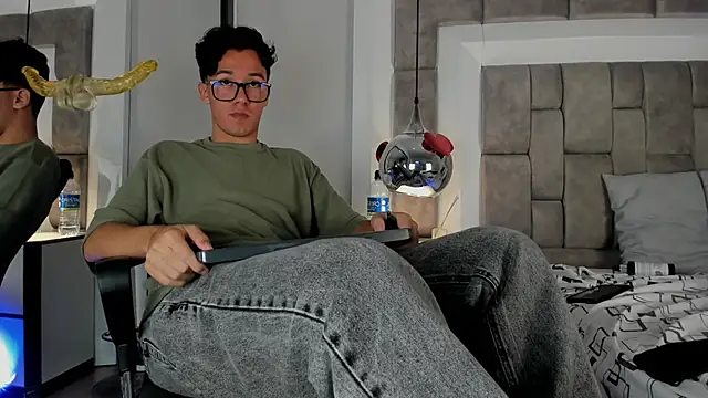 Austin_Reedss: διαδικτυακό σόου στην κάμερα