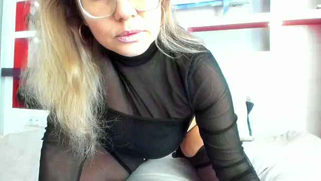 Show modela TeacherValery na web-kameri