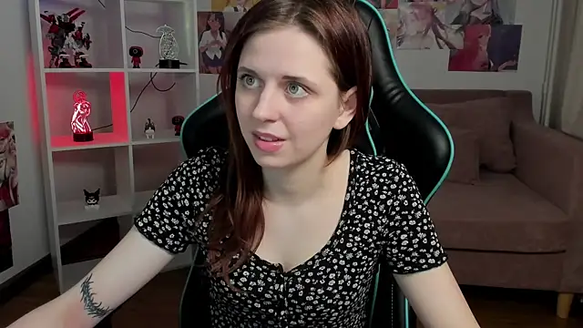 Chatroom XXX en direct de FreyaVey