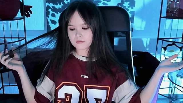 Elainebeness 现场XXX聊天