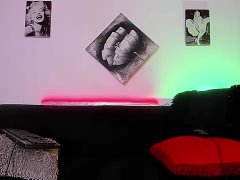 Ciara_HotTsn Webbikameraesitys