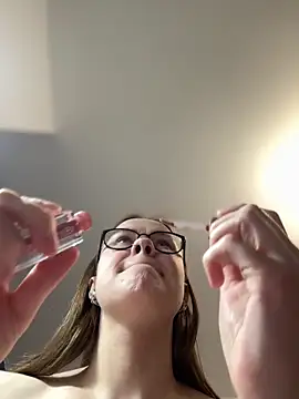 XXX chat uživo modela _CherryBloom_