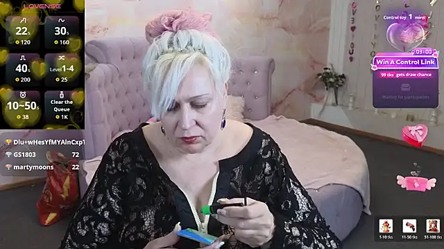 Penelope_Pinky: απευθείας συνομιλία ΧΧΧ