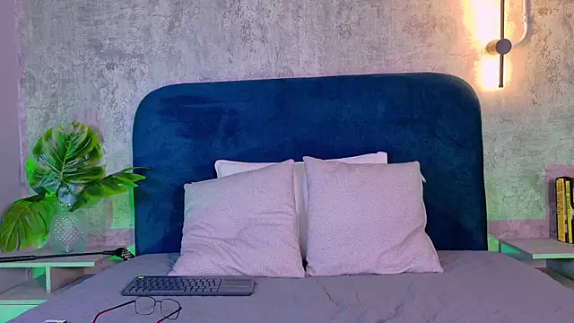 دردشة We_DM الجنسية المباشرة