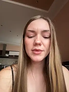 MilaMoonen Live XXX chat