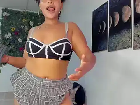 chloe_kisses' Live XXX Chat