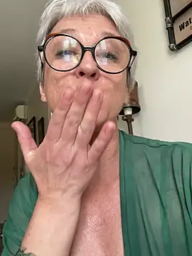 Kbimpakt's Live XXX Chat