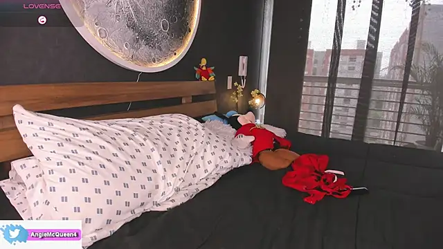 Sarajames Adlı Modelin Canlı XXX Sohbeti