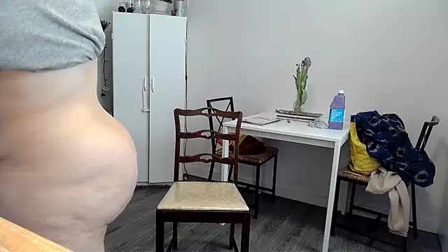 DirtyLittleKimberleigh Adlı Modelin Canlı XXX Sohbeti