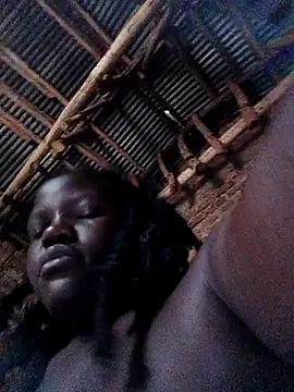 holygrail001: διαδικτυακό σόου στην κάμερα