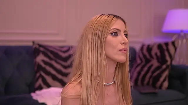 EllaBlake's Live XXX Chat