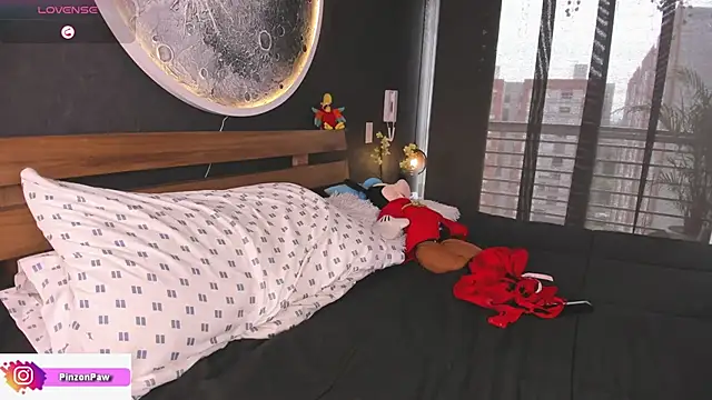 Sarajames' Live XXX Chat