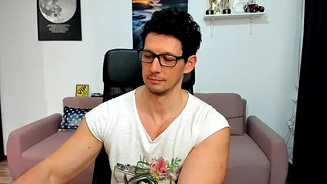 XXX chat uživo modela BrutusK08