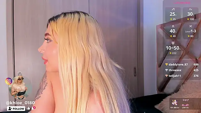 Онлайн чат XXX khloe__018