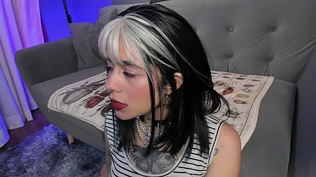 flower_smith_ Adlı Modelin Canlı XXX Sohbeti