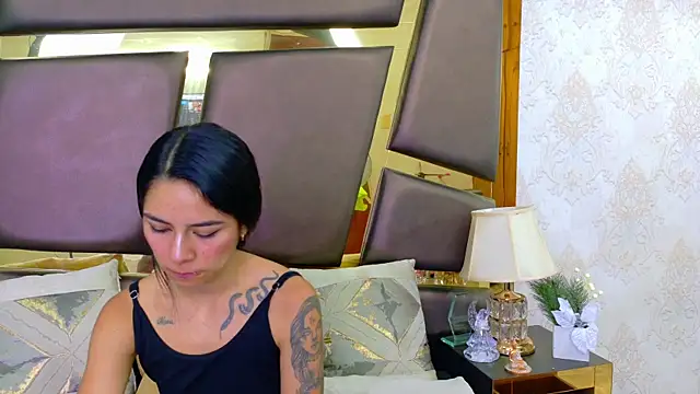 XXX chat uživo modela NicoleEsposito