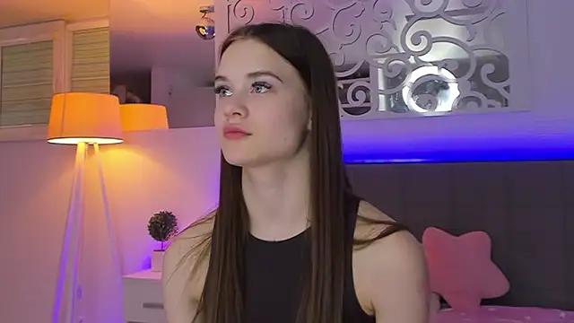 LuisaClover Chat XXX in diretta