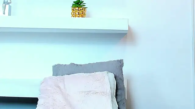 IsabellaMonet élő XXX-chatje