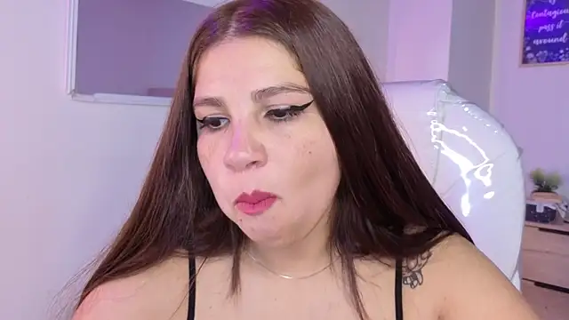 bluee_hazell élő XXX-chatje