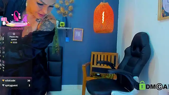 Chat +18 de yessila_parker ao vivo