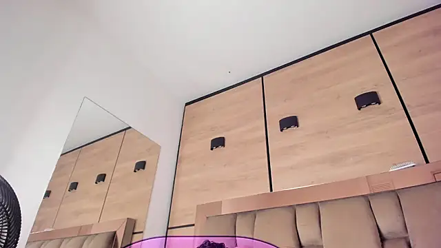 XXX chat uživo modela karol_lewiss