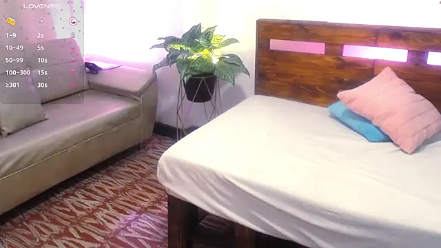 Chatroom XXX en direct de Yeseniaa25_