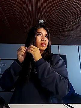 MeelFox's Live XXX Chat